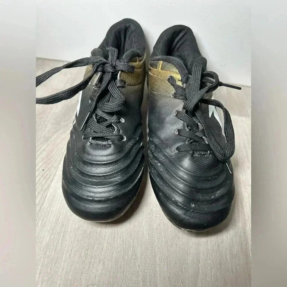 Runic Soccer Futbol Cleats Size 1.5 Youth Black Gold Unisex Low Top Lace Up - Picture 6 of 12